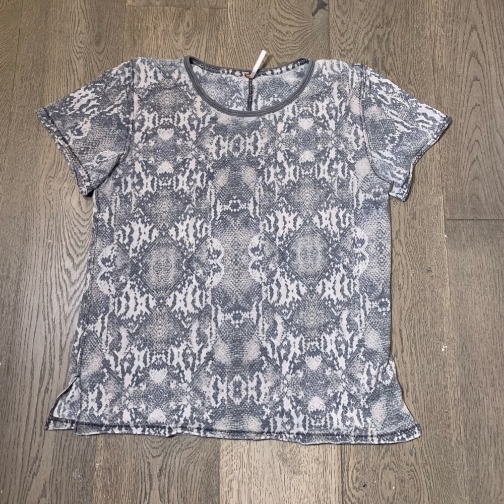 2/25🌸Free people T shirt
